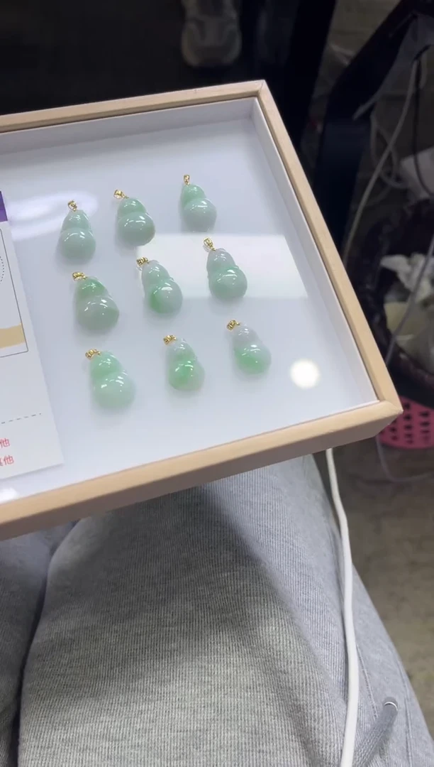 颈饰18K金镶嵌翡翠T190/多样性发一件/配绳子（小）