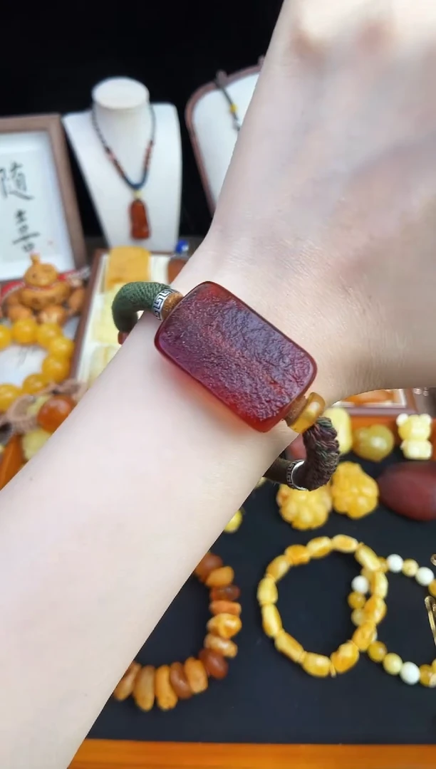 未镶嵌琥珀珠宝奇石柒月