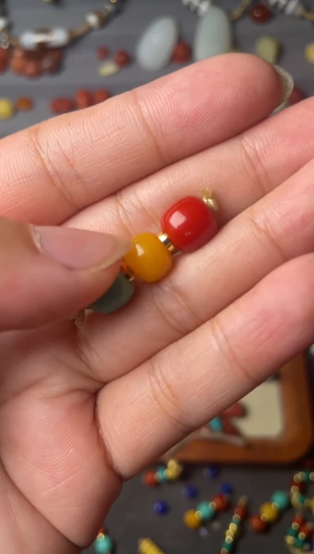 裸石琥珀未镶嵌8红绿灯