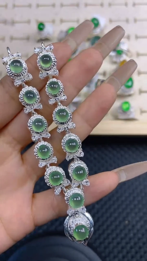 定制翡翠未镶嵌天然翡翠蛋面124