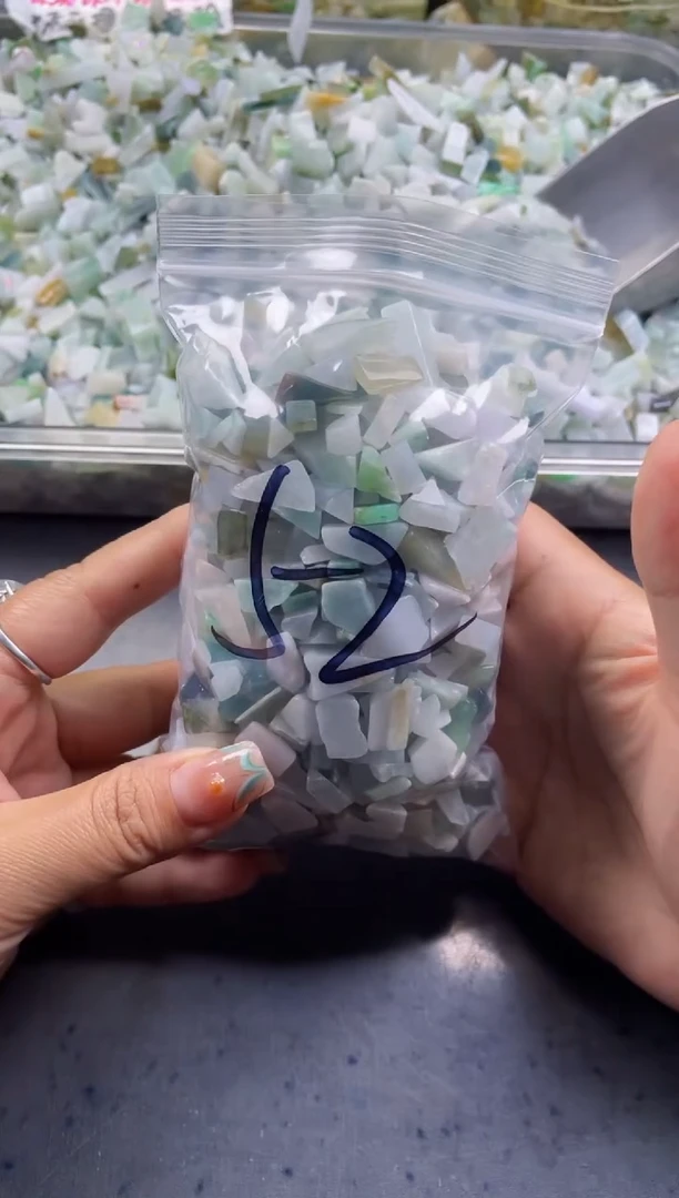 配石翡翠天然翡翠迷你500克52