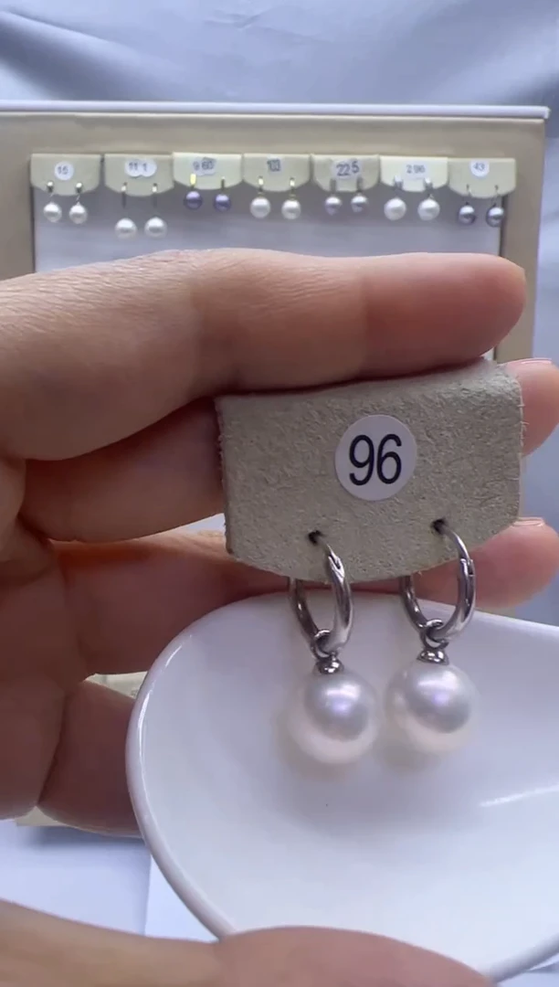 【闪购商品】淡水珍珠耳饰银S925镶嵌96