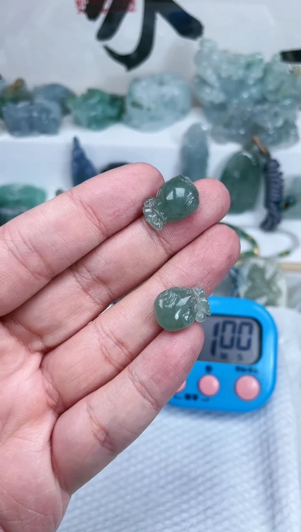 【闪购商品】翡翠颈饰未镶嵌钱袋