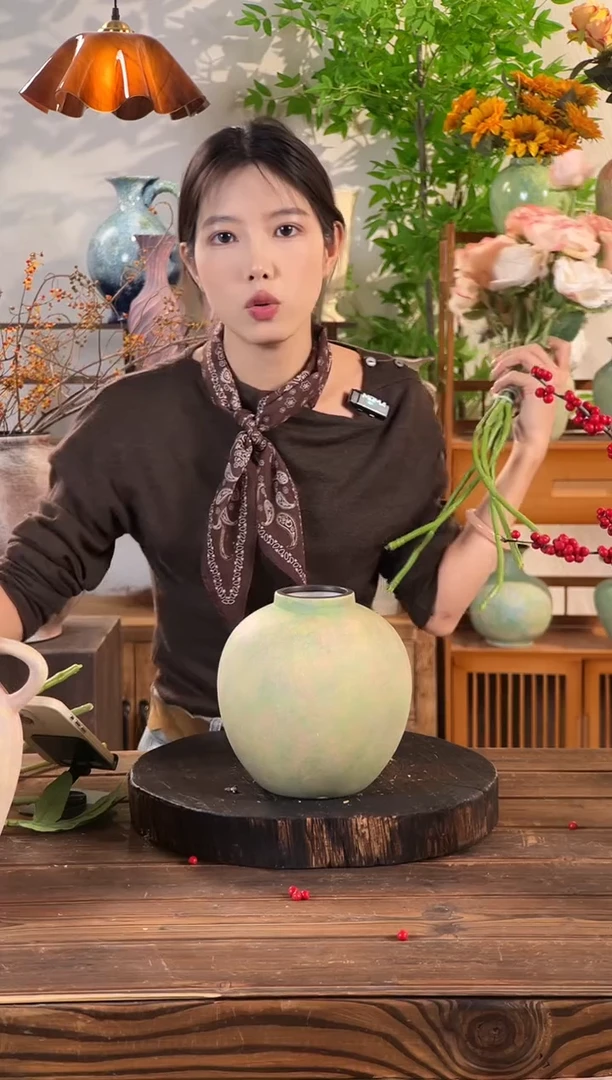 苔点绿-小圆口瓶