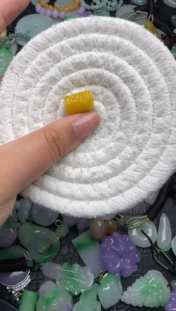 颈饰未镶嵌翡翠缅甸翡翠吊坠