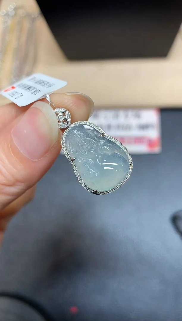 【闪购商品】翡翠颈饰18K金镶嵌【无鉴赏期