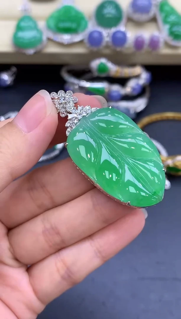 颈饰18K金镶嵌翡翠493-中国好珍宝