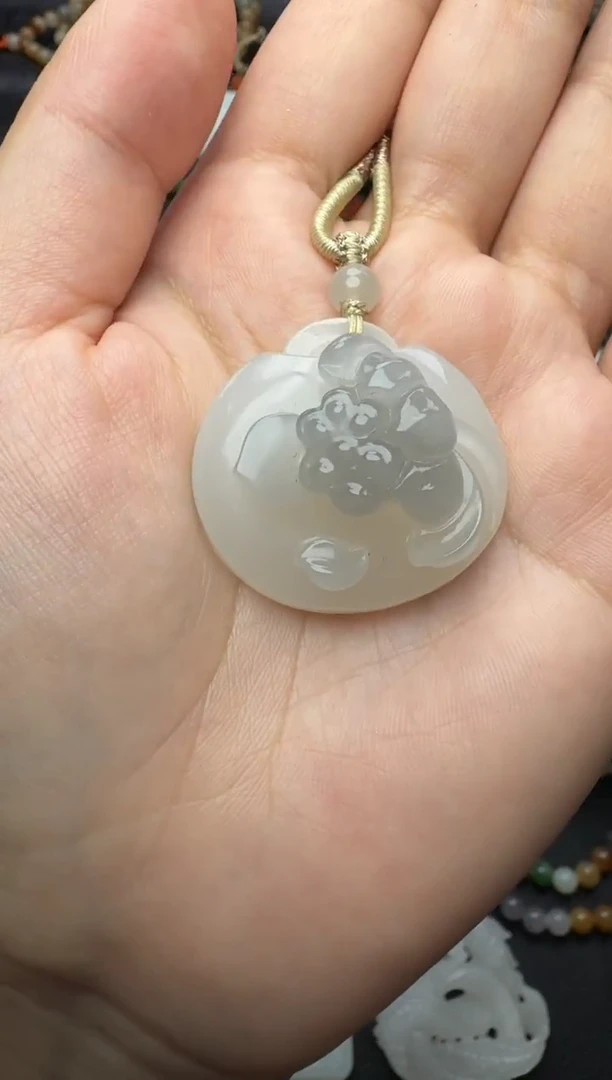 颈饰未镶嵌和田玉莲花