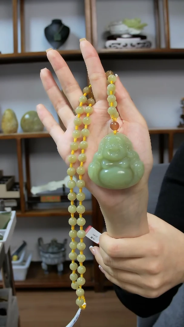 颈饰未镶嵌和田玉佛公