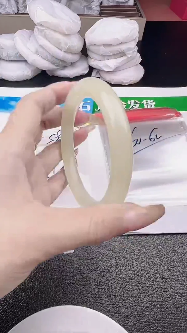 未镶嵌手镯石英质玉晴水圈口60