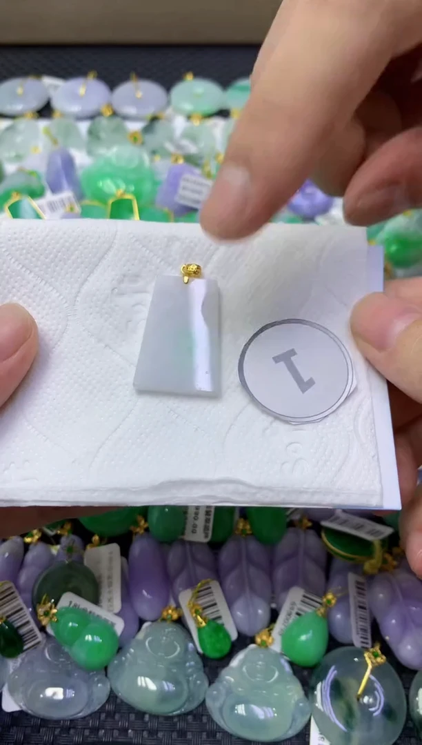 颈饰未镶嵌翡翠天然缅甸翡翠A货