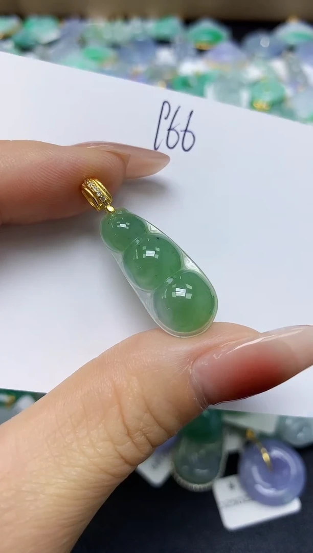 翡翠未镶嵌颈饰 天然缅甸翡翠A货