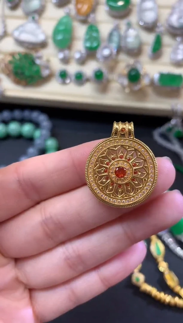 手饰18K金吊坠|1000