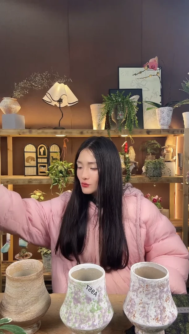 以实际为准编号 957  景德镇手绘花盆