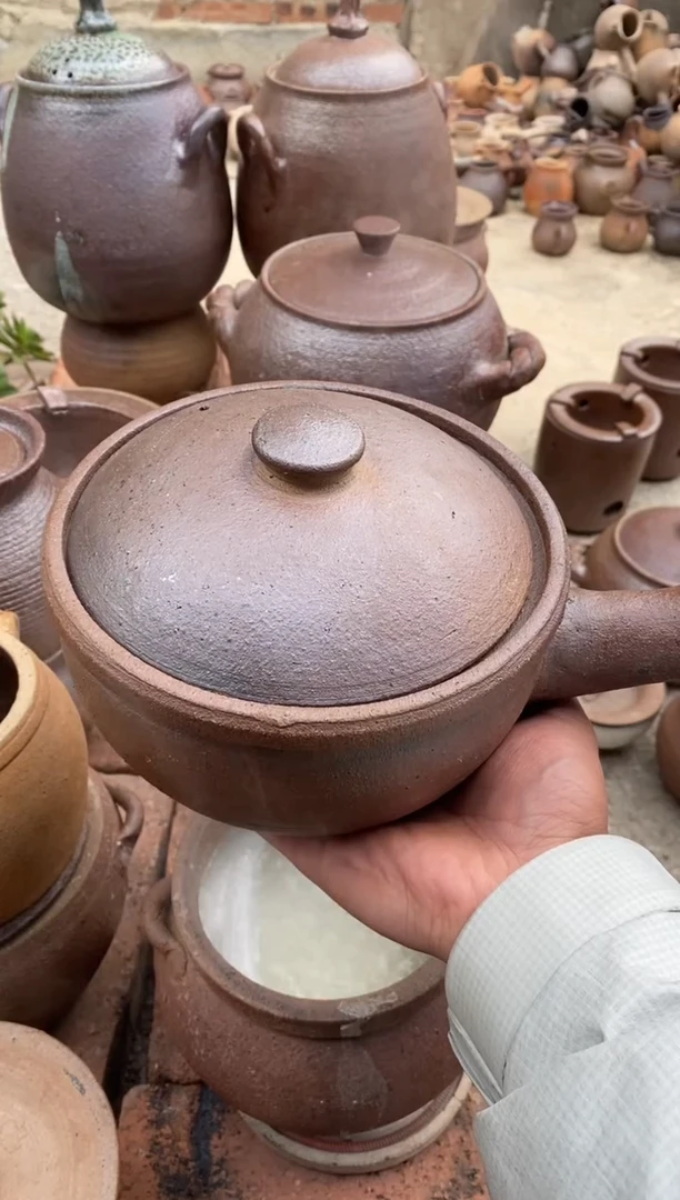 【闪购商品】陶1.3L侧把砂锅微微瑕