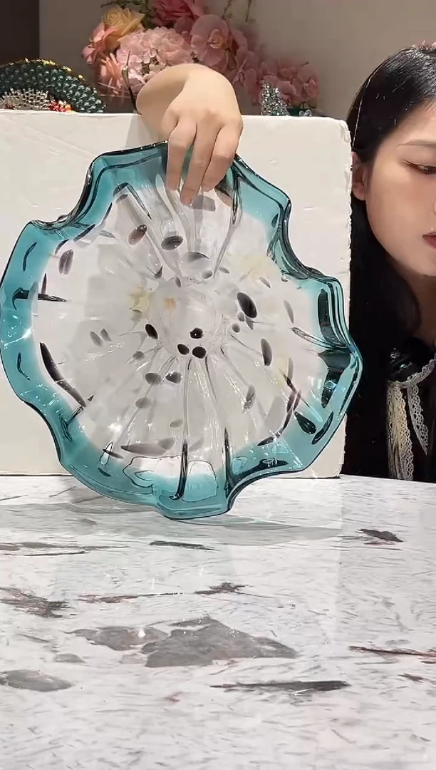 蓝色荷叶琉璃小果盘