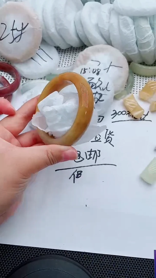 未镶嵌手镯石英质玉74-59-60