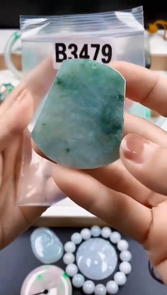 颈饰未镶嵌翡翠天然翡翠吊坠挂件