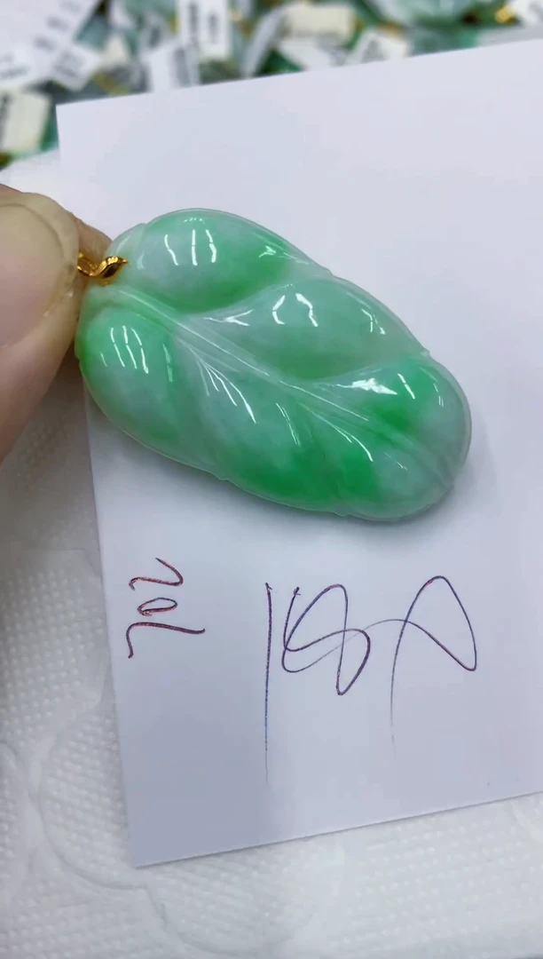 颈饰18K金镶嵌翡翠111111111111