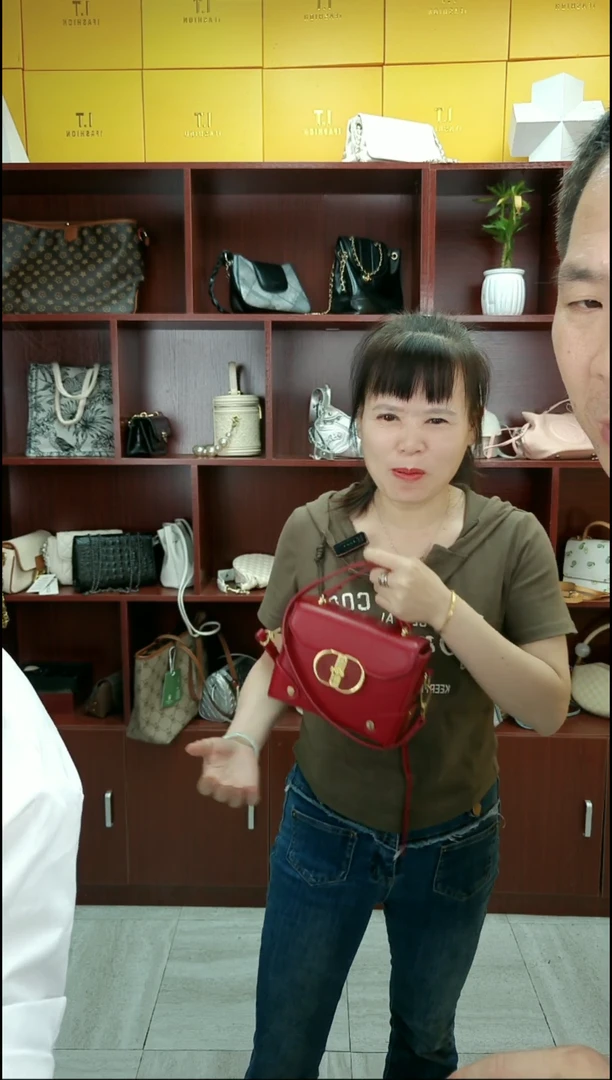 PU休闲款单肩女包