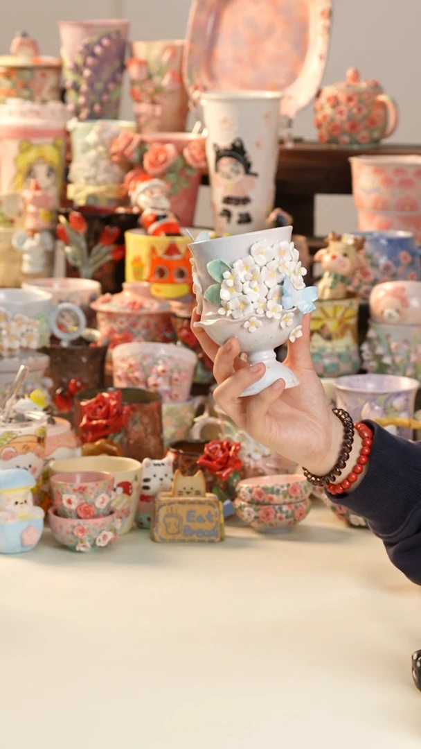 摆件陶景德镇釉下彩手绘设计师款陶瓷