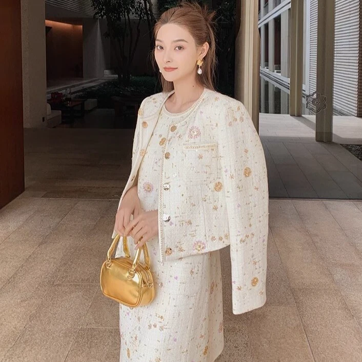 春季新款高级感时尚减龄穿搭粗花呢外套女士法式小香风经典风