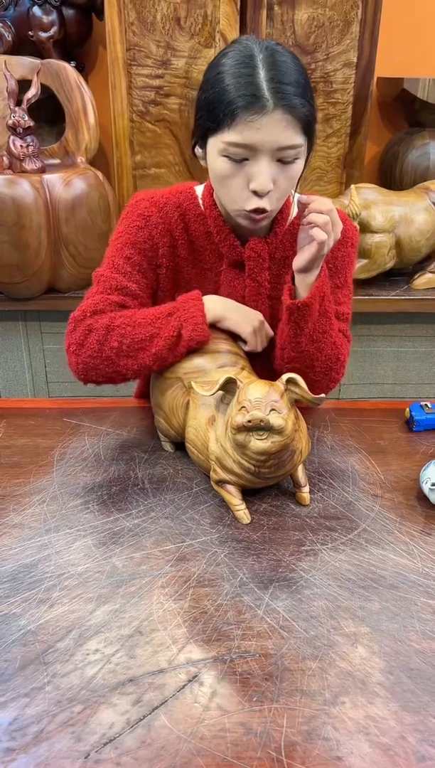 【闪购商品】稳定木实木创意猪猪摆件