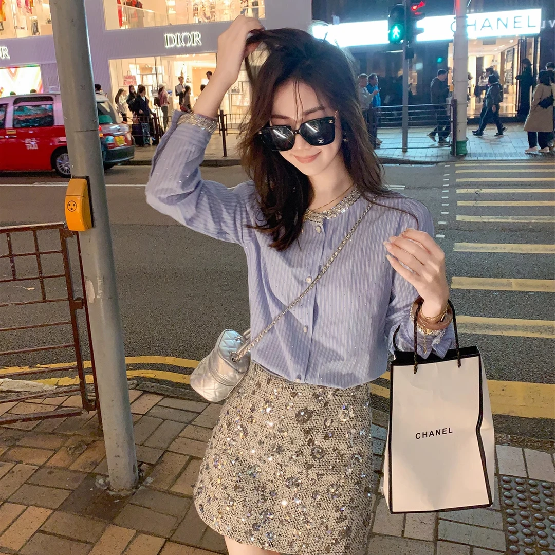 鱼兔子的兔子「高奢雅致」高级亮钻条纹衬衣女25年春季新款蓝色衬衫