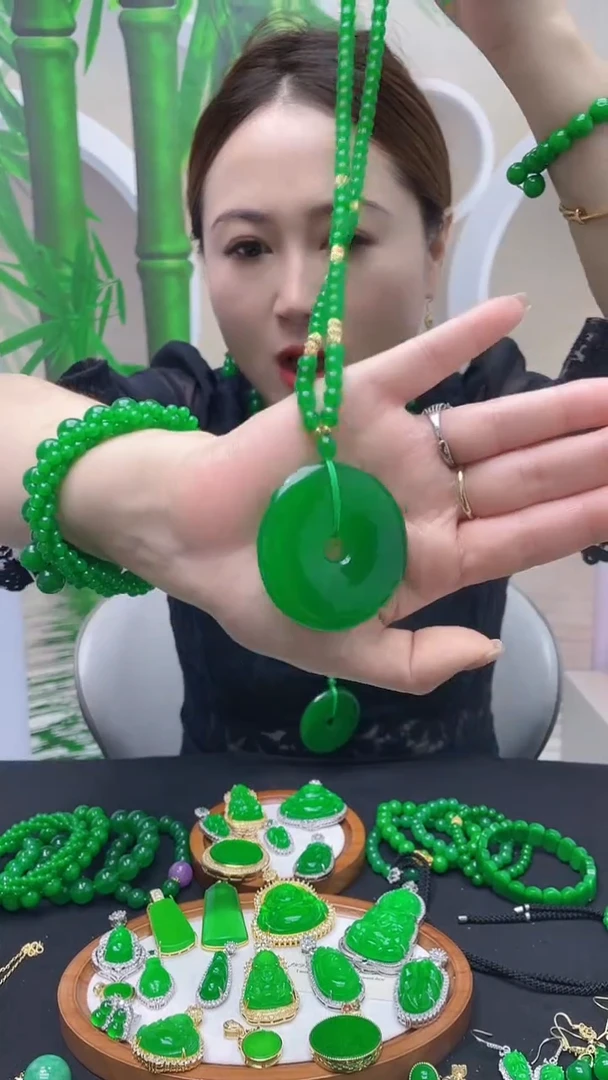 吊坠(赠链)14K金镶嵌翡翠B75