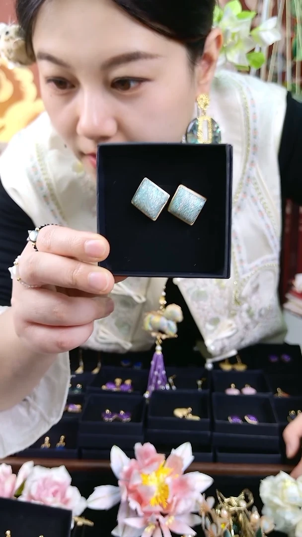 纯铜合金琉璃非遗缂丝薄荷色耳钉