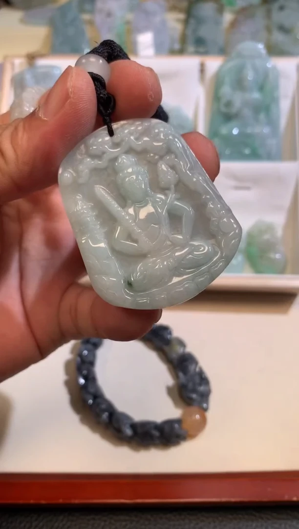 翡翠未镶嵌颈饰4/18/315