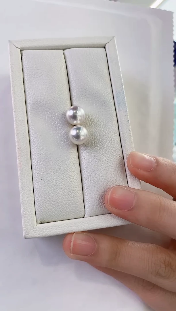 18K金镶嵌海水珍珠耳饰9-10澳白珍珠耳饰