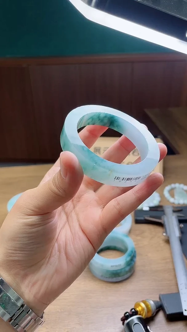 定制翡翠手镯未镶嵌定制