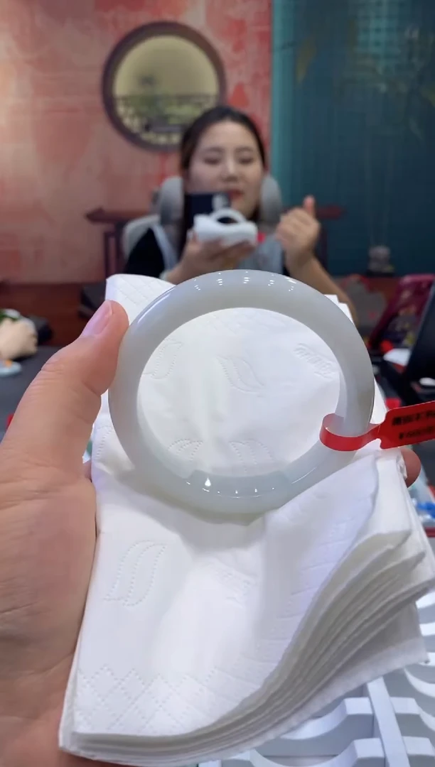 翡翠手镯未镶嵌多人0011080