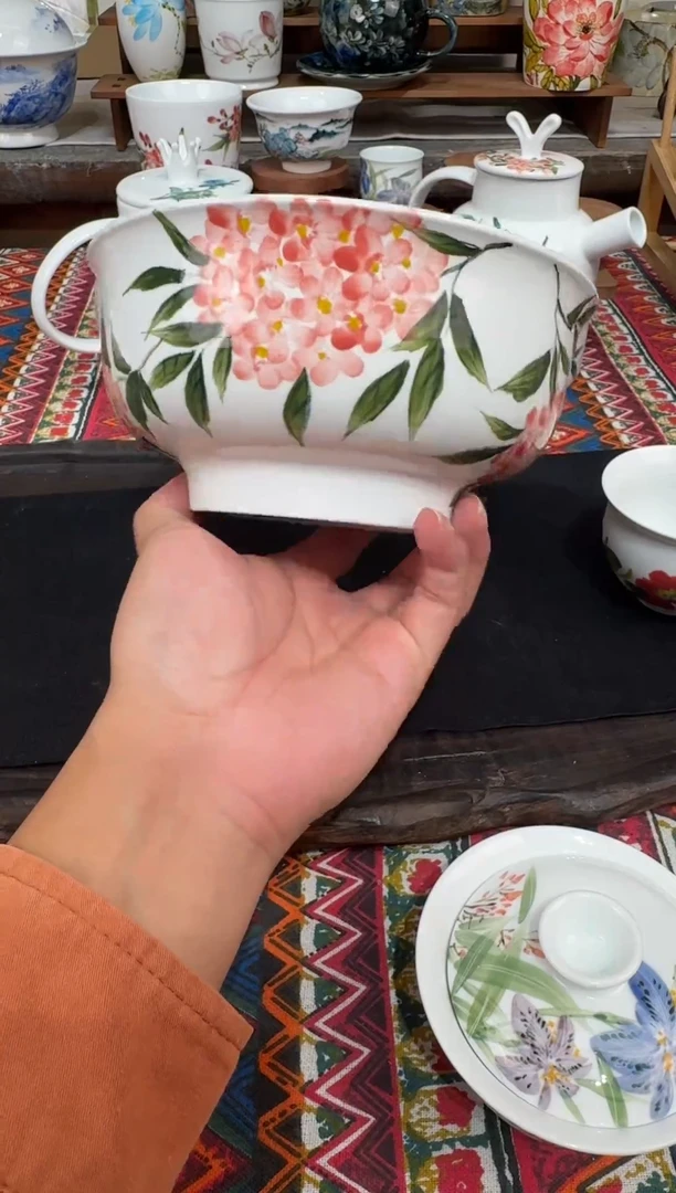 摆件景德镇高温釉下陶瓷