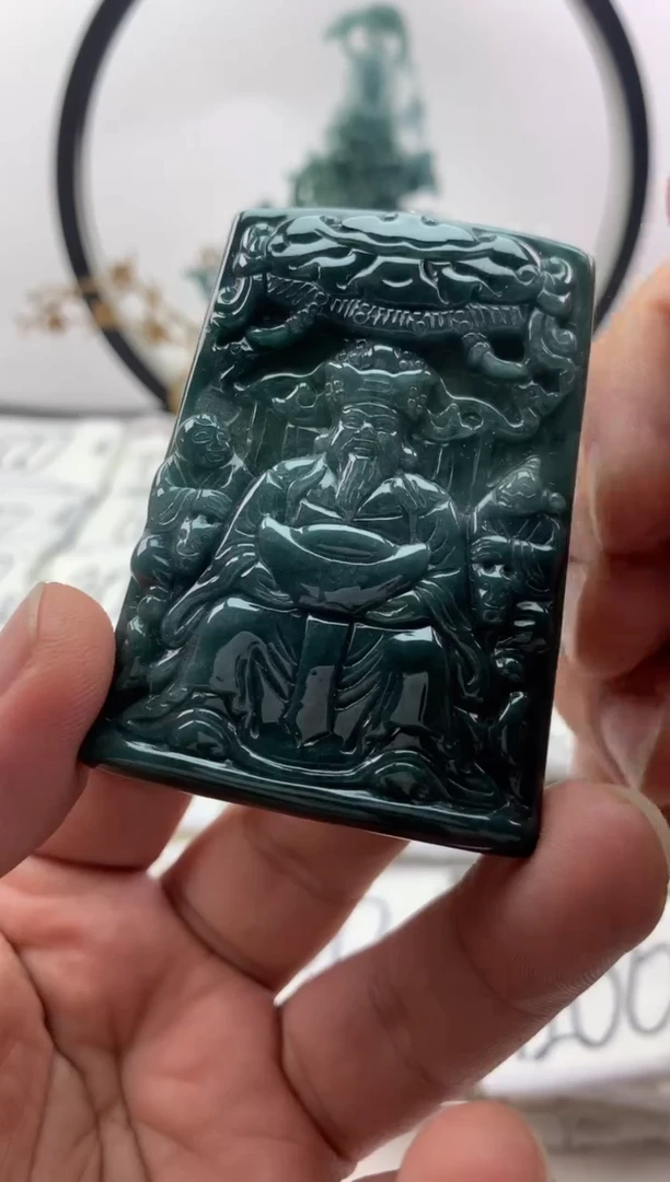 翡翠未镶嵌颈饰财神【品质一般介意慎拍】