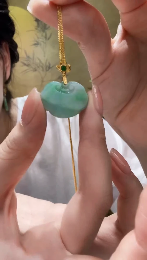 颈饰未镶嵌翡翠吊坠