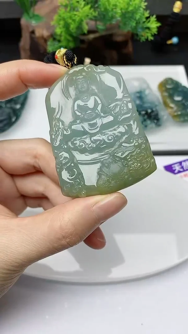 【闪购商品】翡翠颈饰未镶嵌