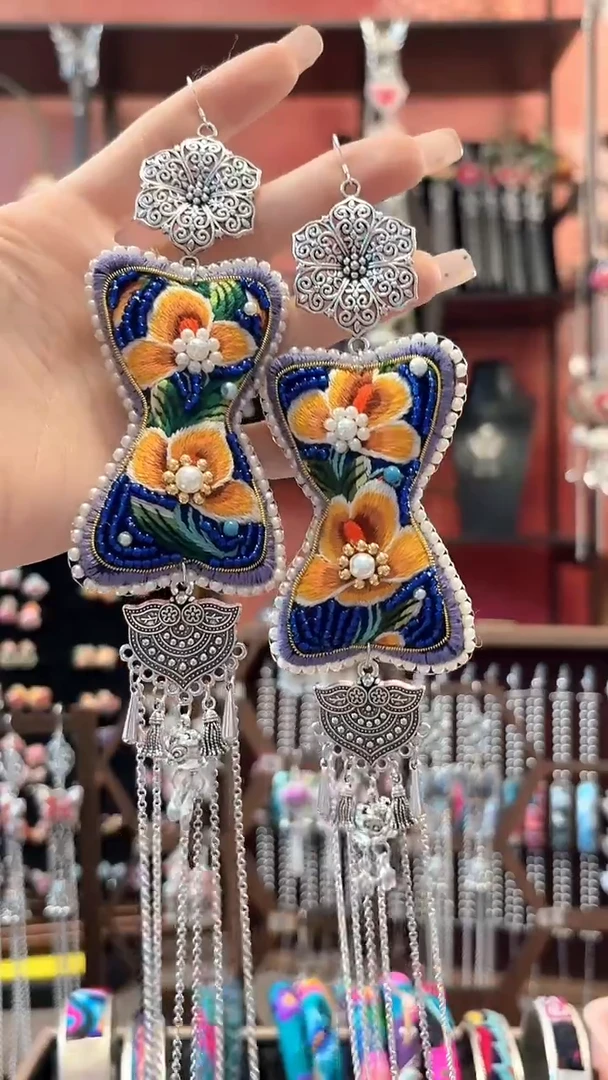 织绣云织谣民族风精美饰品  244