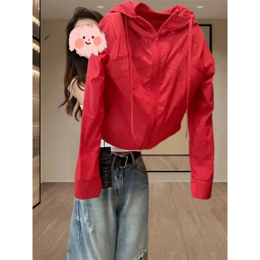 2025年夏爆款高级感超好看上衣多巴胺红色轻薄款连帽防晒衣外套女