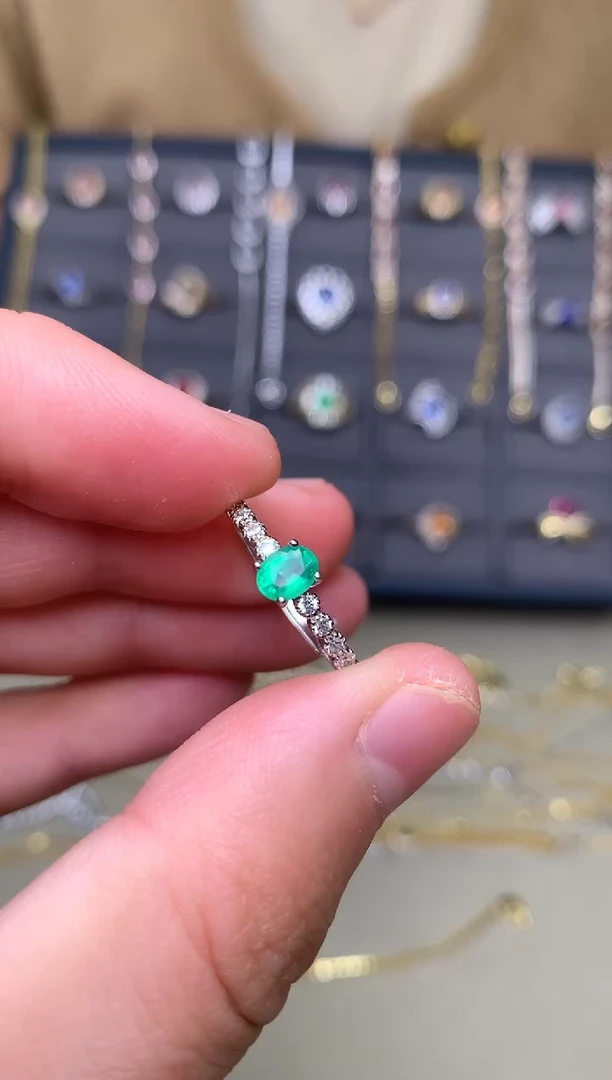 银S925镶嵌戒指祖母绿戒指