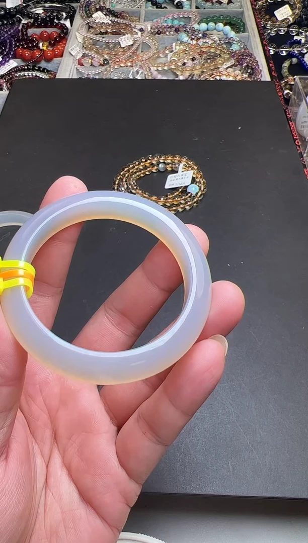 手镯玛瑙/玉髓未镶嵌@****?玛瑙手镯圈口57+