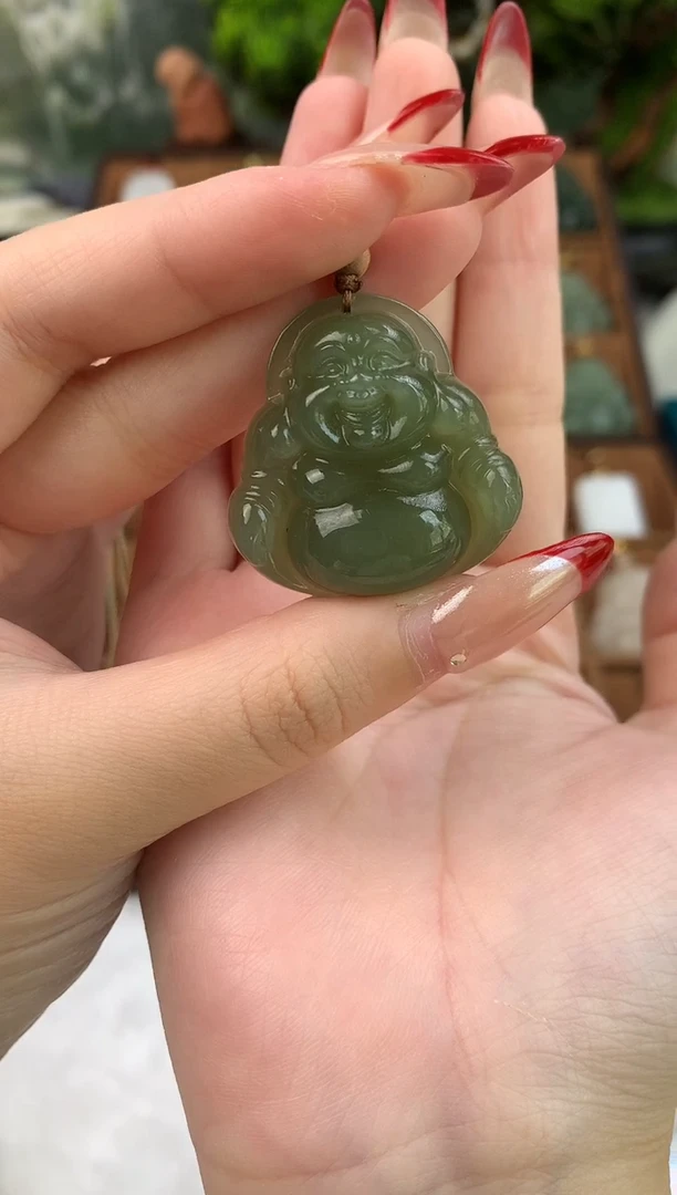 颈饰未镶嵌和田玉吊坠