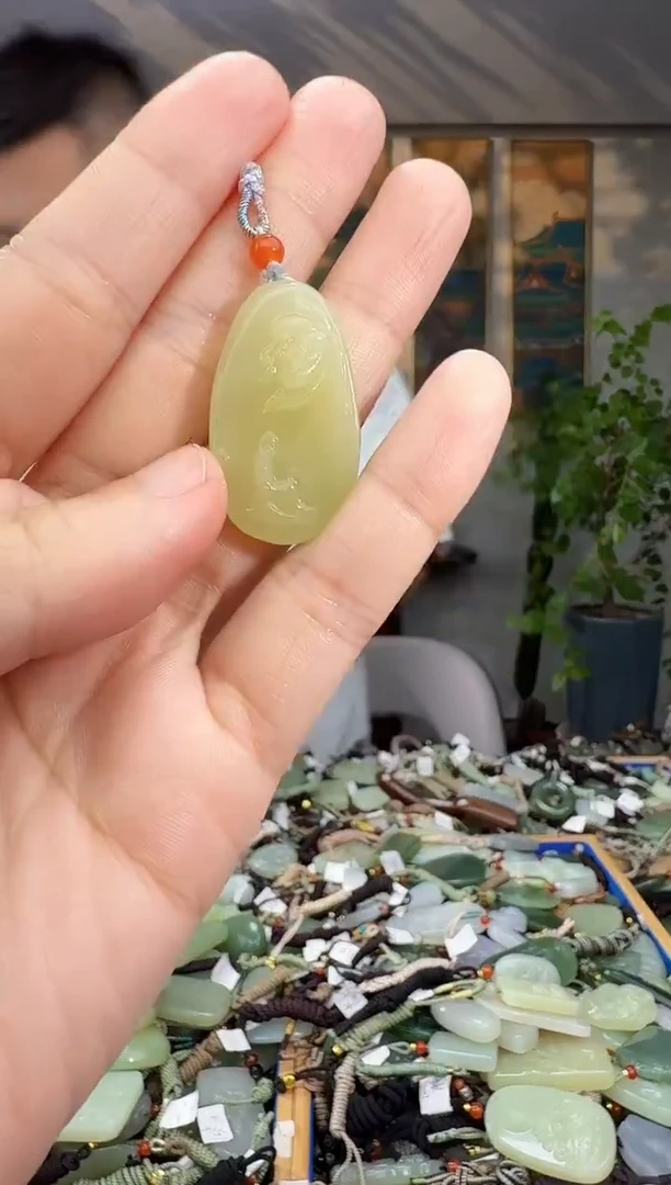 未镶嵌和田玉挂件拍一发一