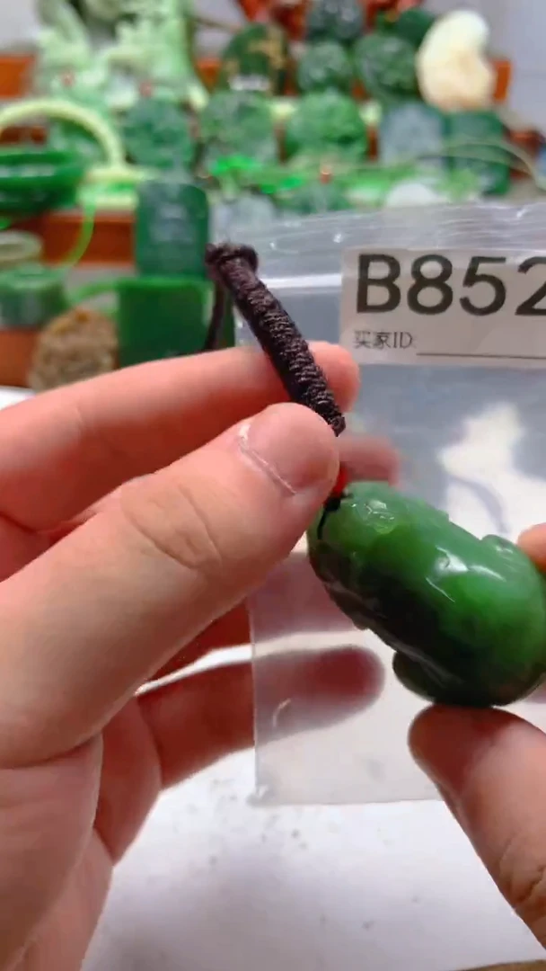 和田玉未镶嵌珠宝半成品1