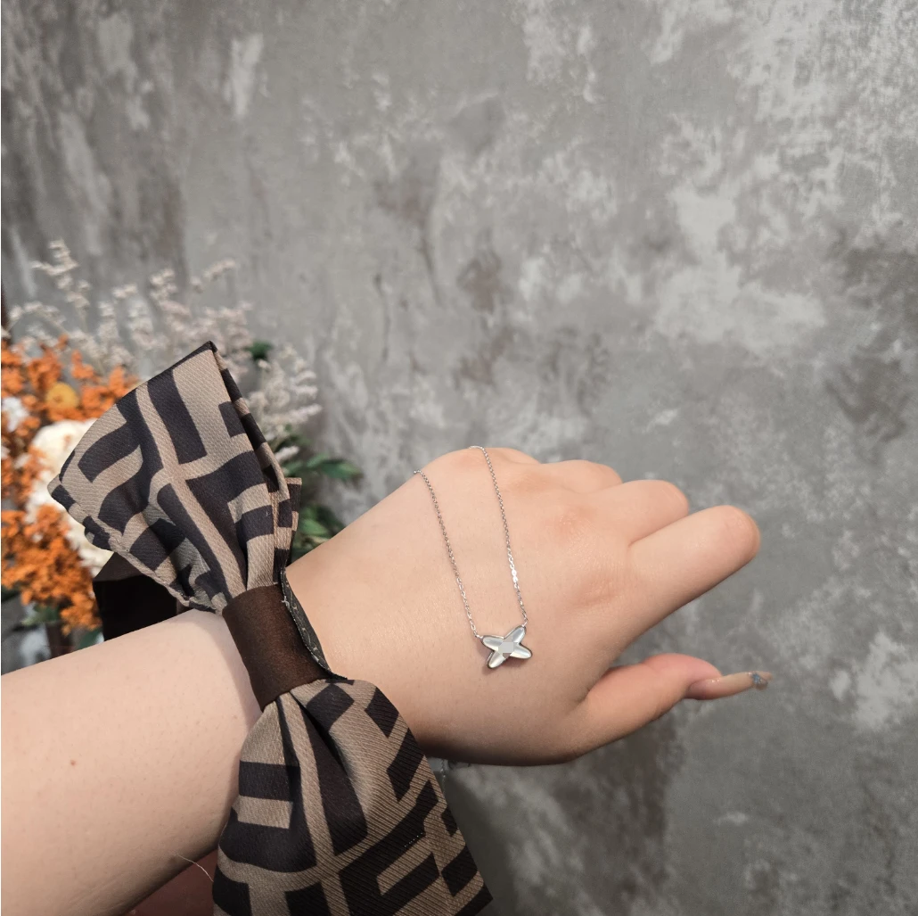 合金贝壳项链 镀K金 交叉项链高定饰品百搭小众锁骨链时尚简约