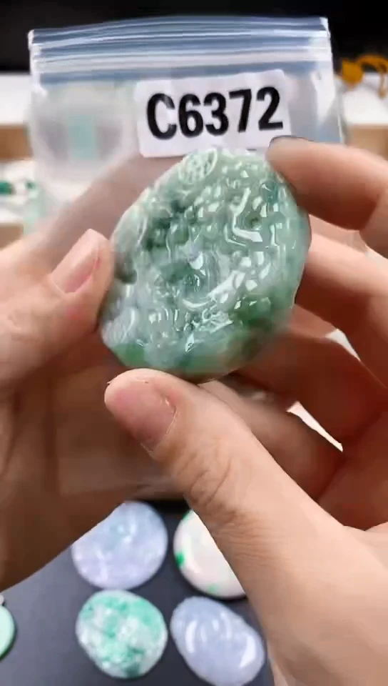 颈饰未镶嵌翡翠天然翡翠吊坠挂件