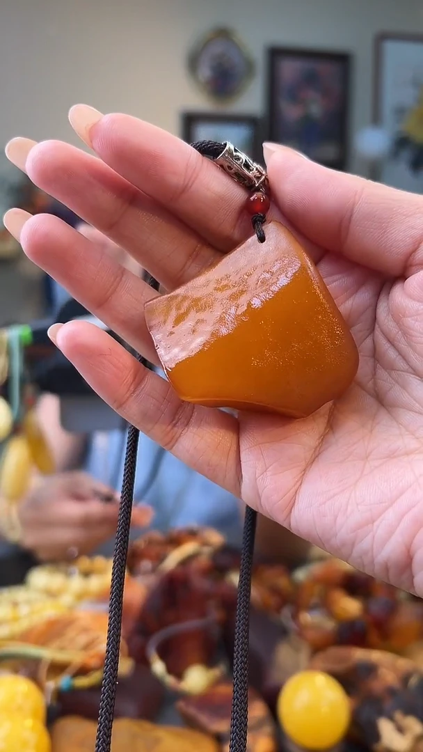琥珀颈饰未镶嵌吊坠
