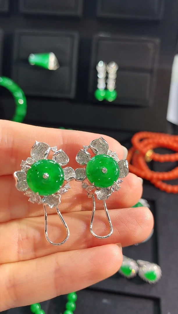 【闪购商品】翡翠耳饰18K金镶嵌耳饰