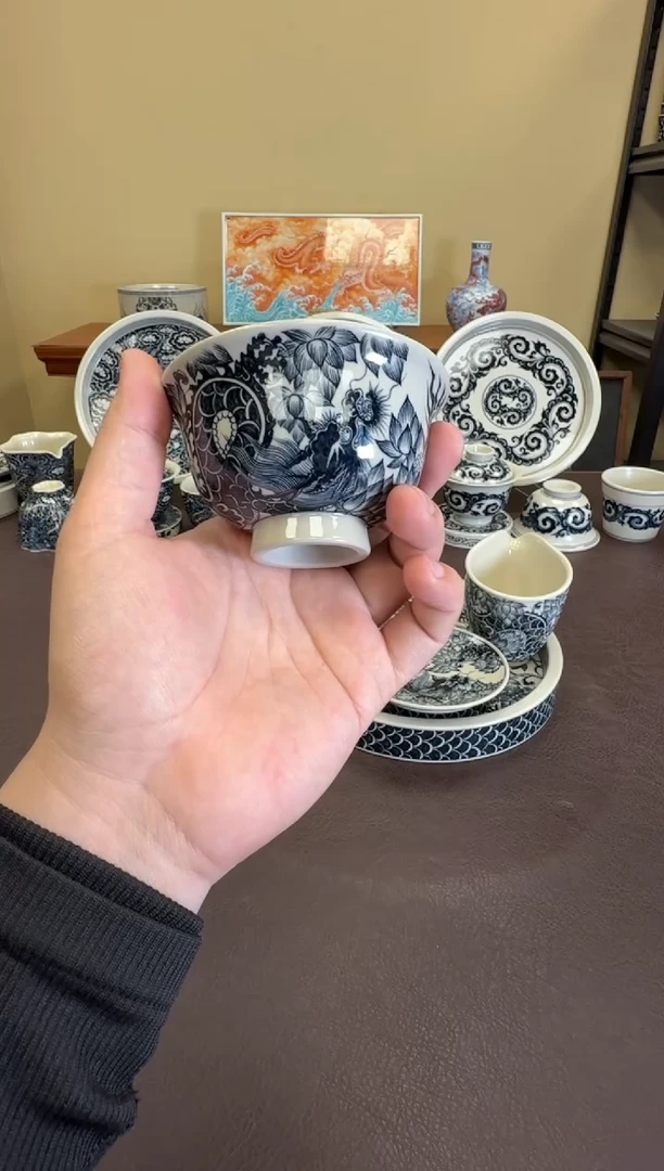 二号釉穿花龙压手杯